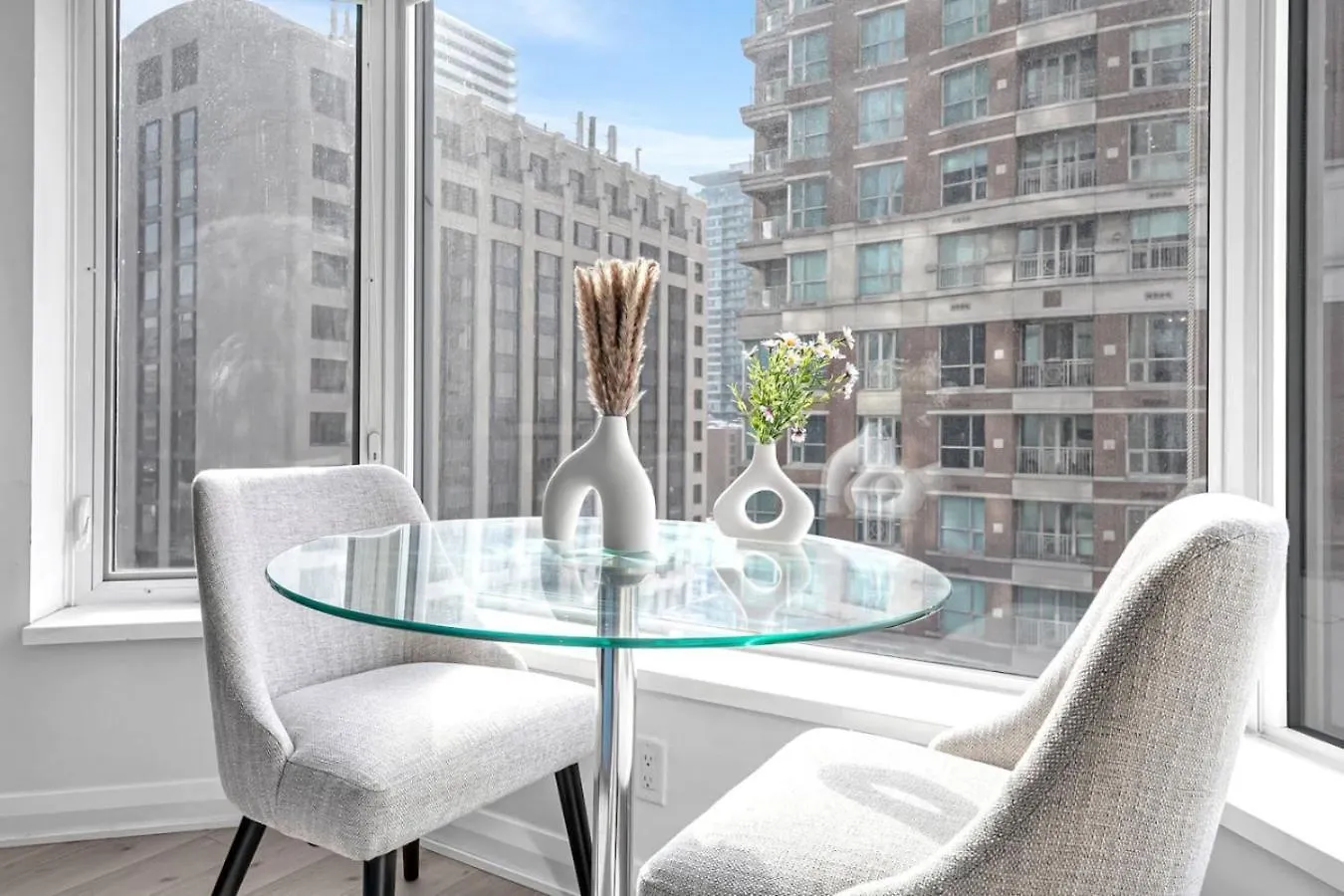 Luxe Yorkville Unit Near Restaurants Fashion Ttc 토론토 0*,  캐나다